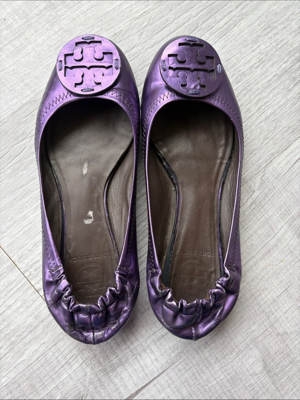 Tory Burch Metallic Purple Reva Logo Ballet Flats, Size 6-61/2.